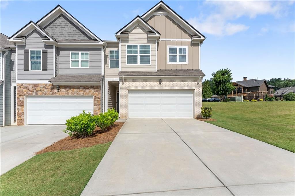 300 Stoneybrook Court Property Photo 1