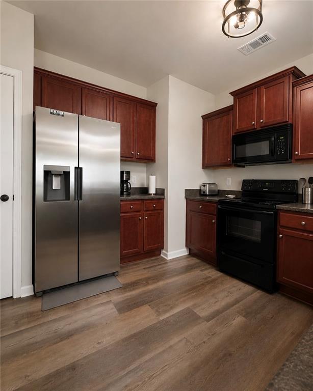 7805990 Property Photo 3