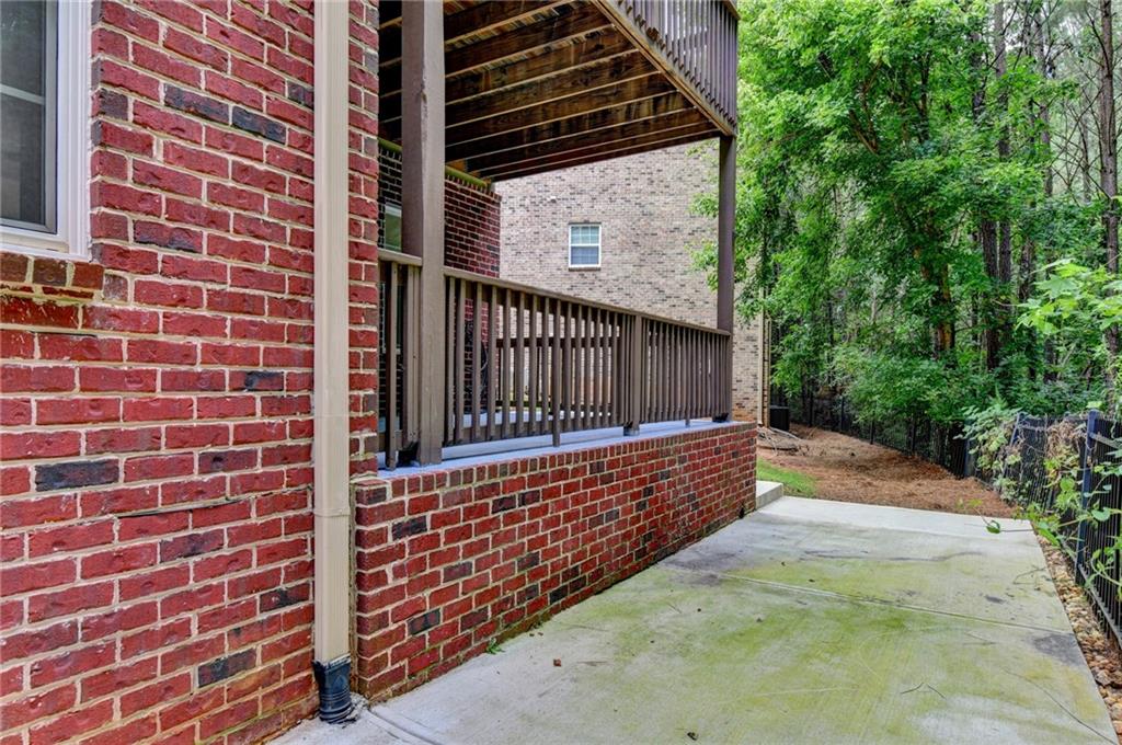 2511 Royston Drive Property Photo 5