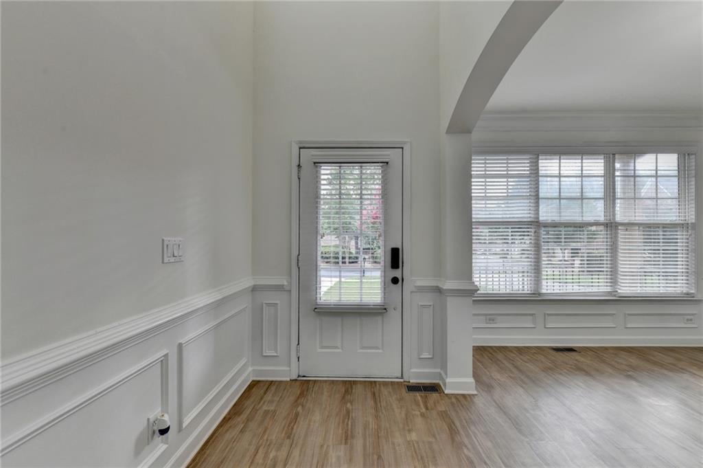 2511 Royston Drive Property Photo 8