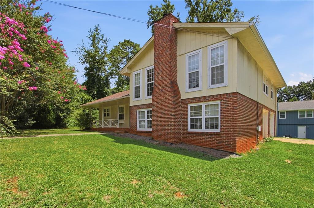 1614 Devon Court Property Photo 3