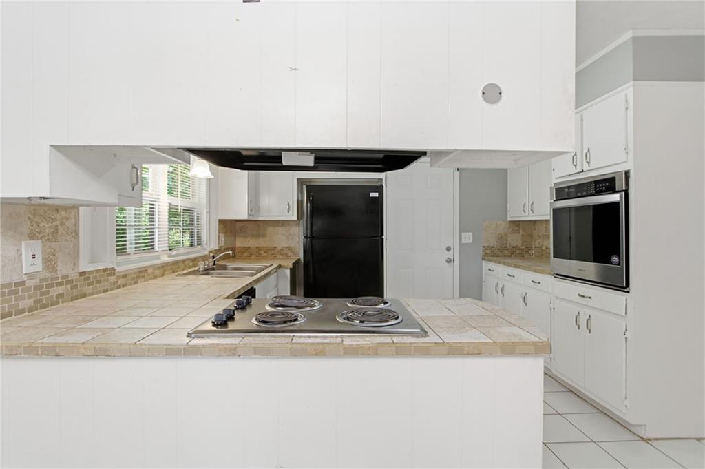 1614 Devon Court Property Photo 17