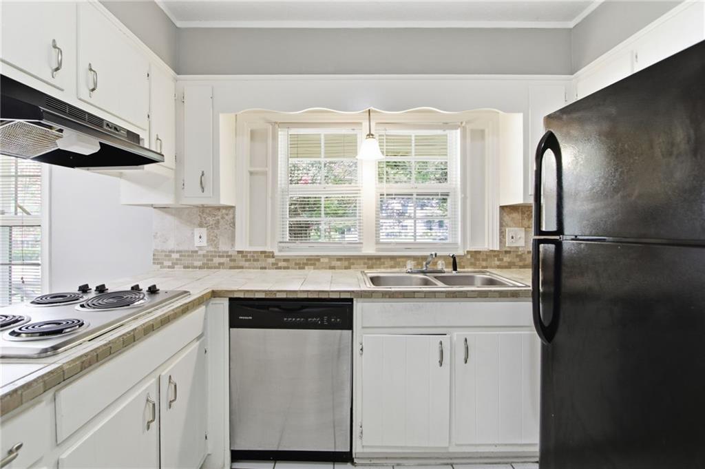 1614 Devon Court Property Photo 18
