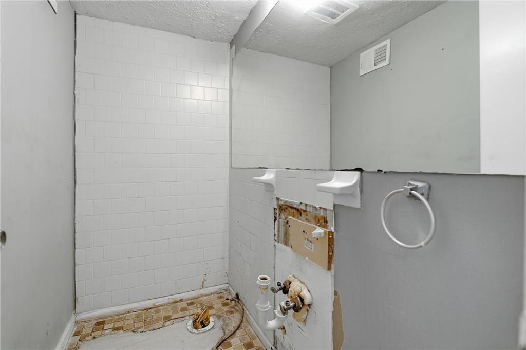 1614 Devon Court Property Photo 31