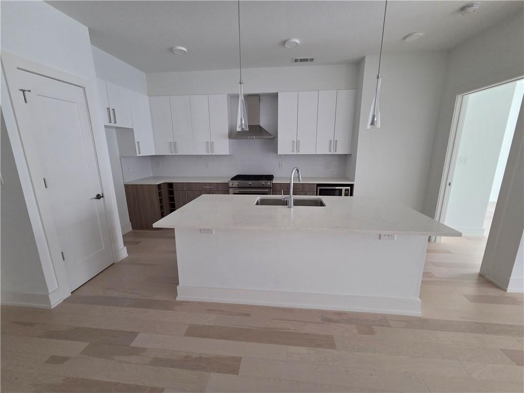 775 Juniper Street NE Unit 304 Property Photo 1