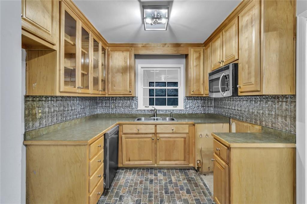 100 Nw La-rue Place Property Photo 3