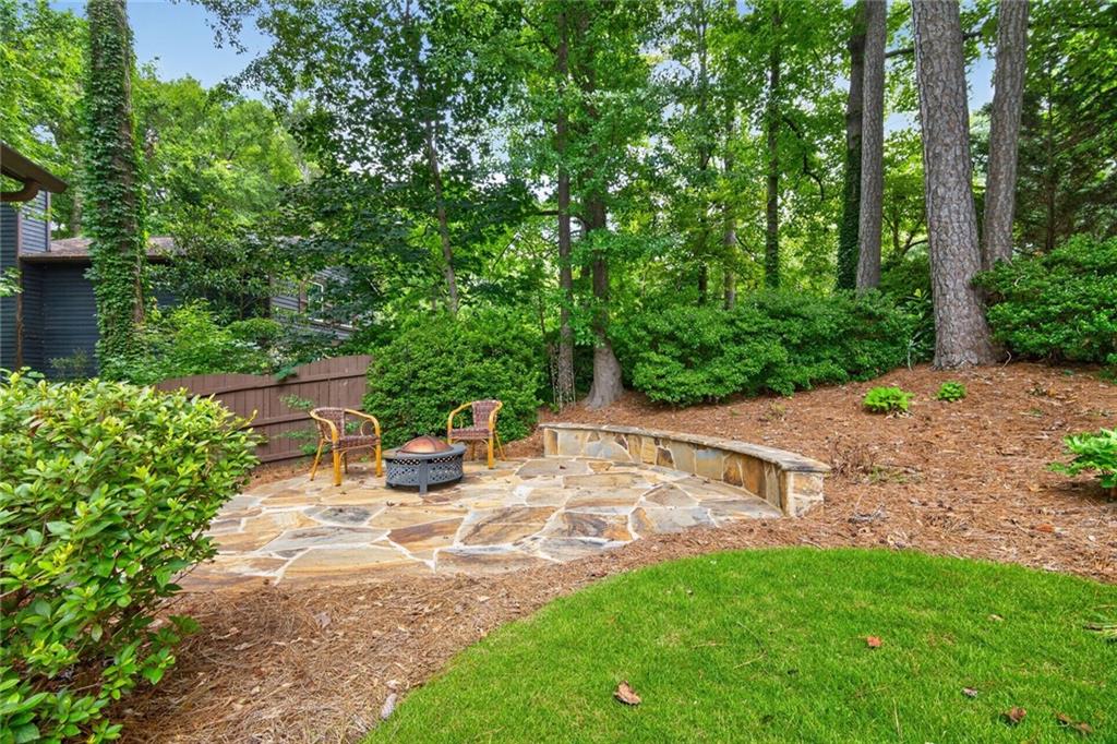 9640 Pine Thicket Way Property Photo 2