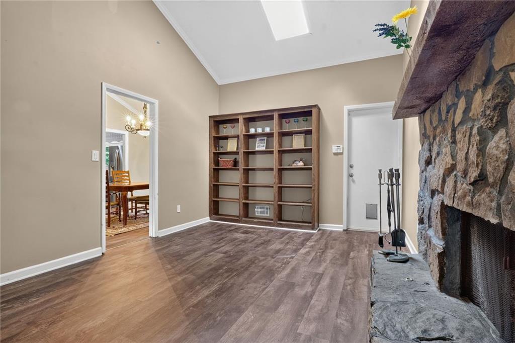 9640 Pine Thicket Way Property Photo 11