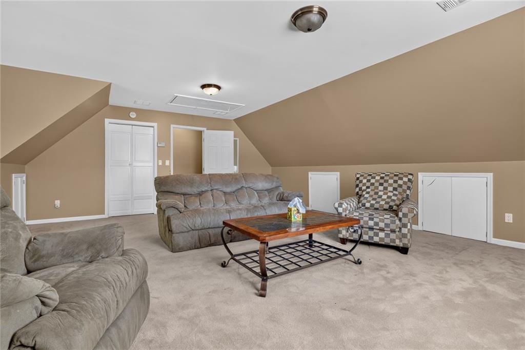 9640 Pine Thicket Way Property Photo 12