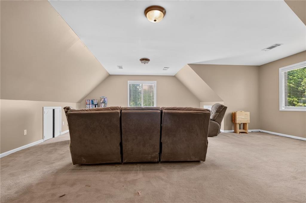 9640 Pine Thicket Way Property Photo 13