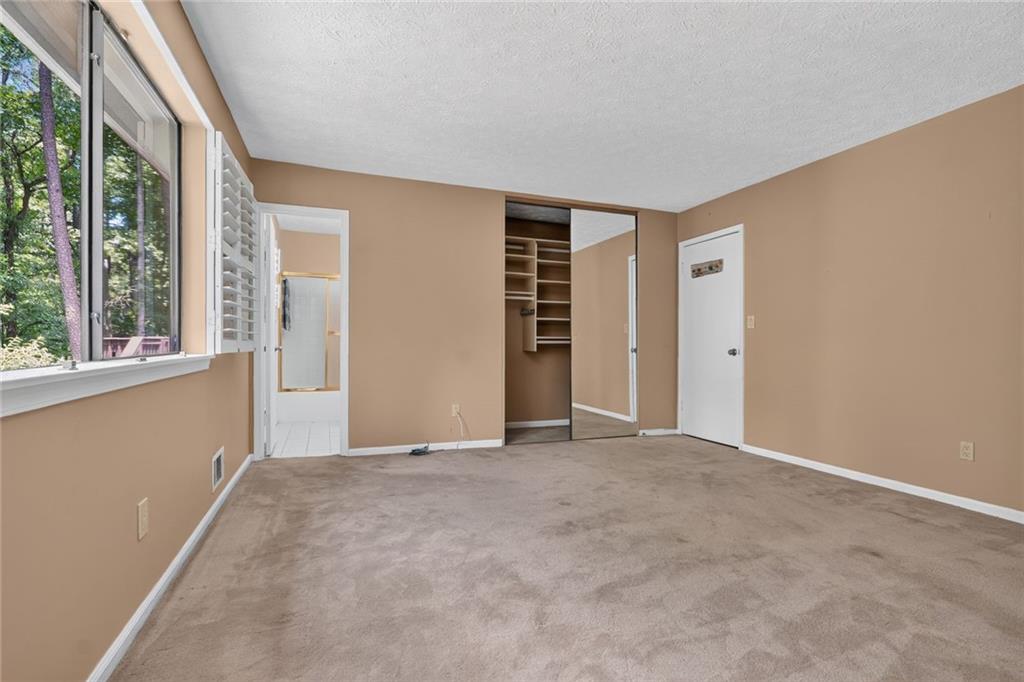 9640 Pine Thicket Way Property Photo 15