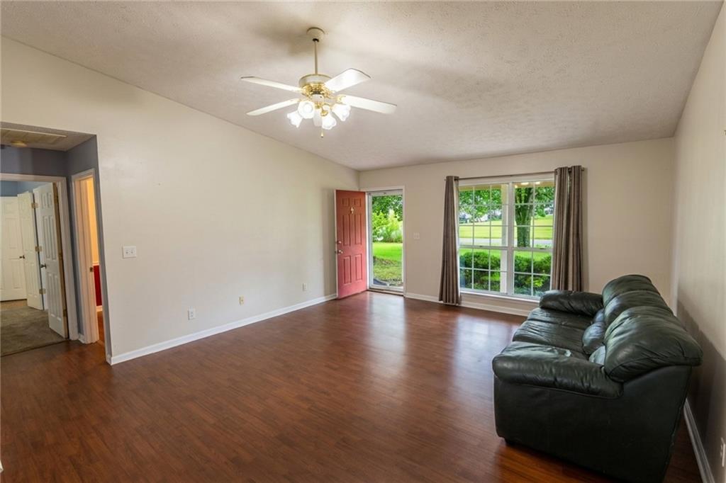 28 Frances Drive Nw Property Photo 2