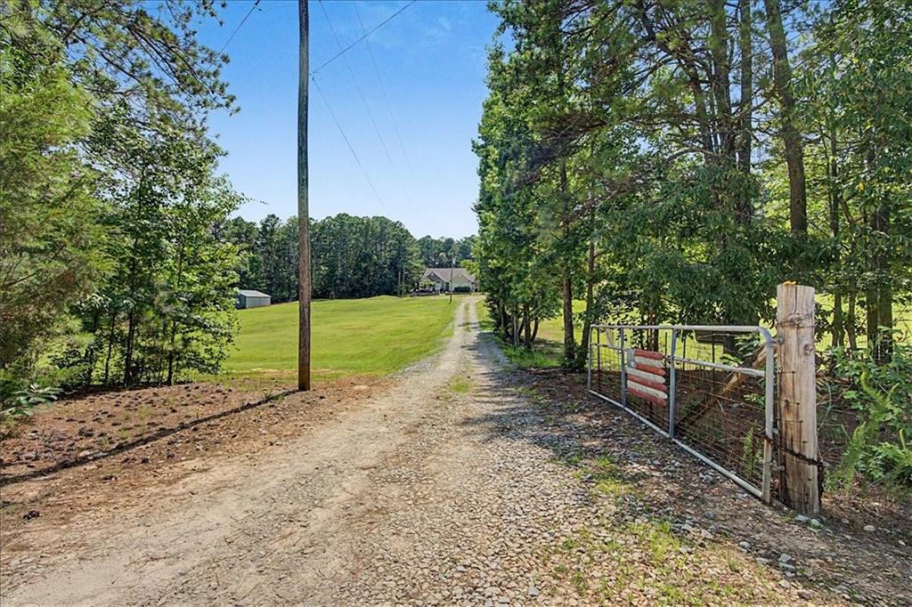 75 N Raburn Road Property Photo 3