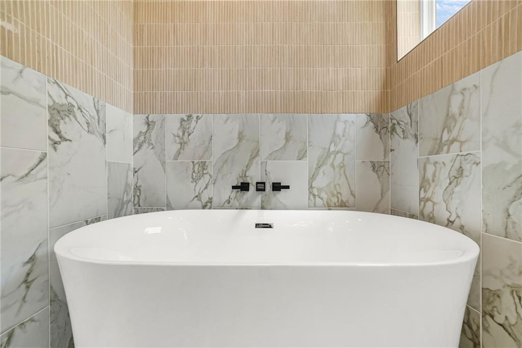 1776 S Gordon Street Sw Property Photo 20