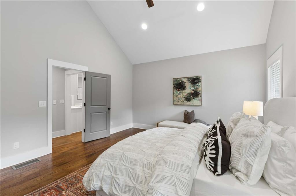 859 East Avenue Property Photo 15