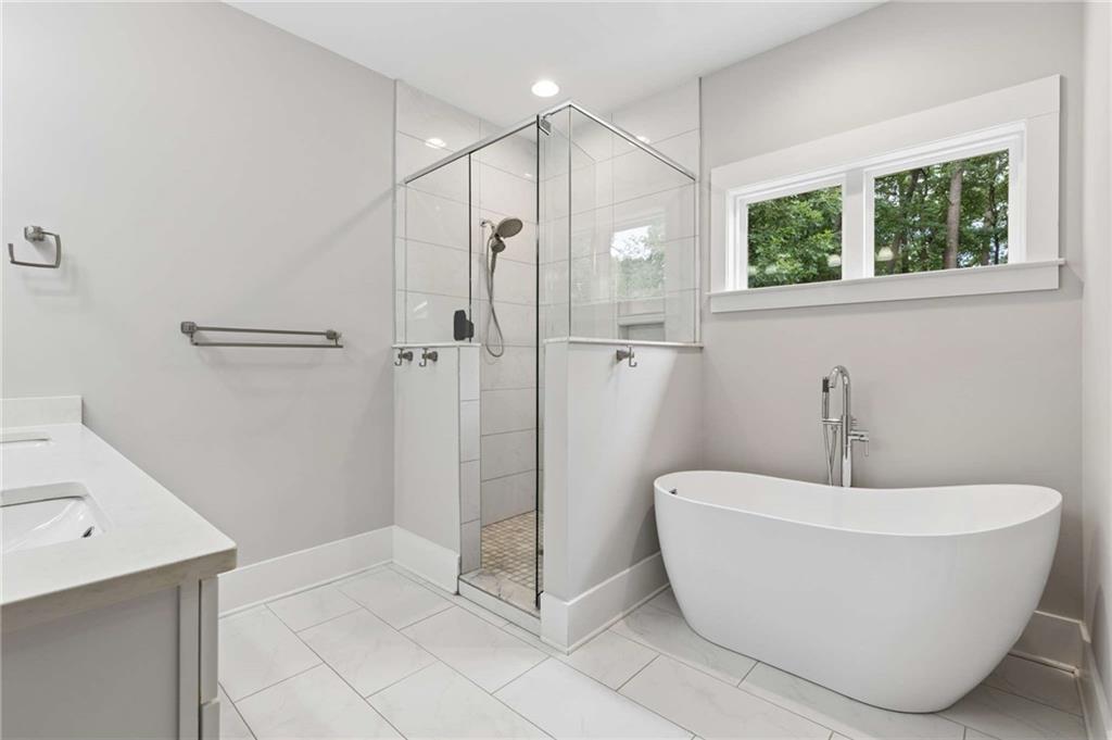 859 East Avenue Property Photo 16