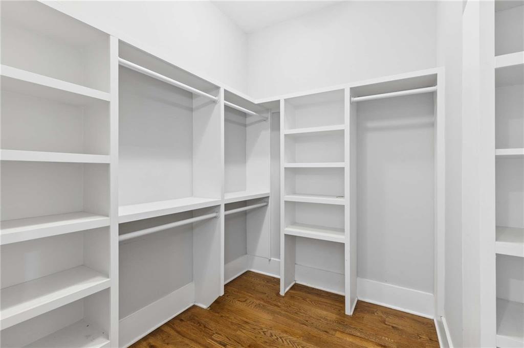 859 East Avenue Property Photo 18