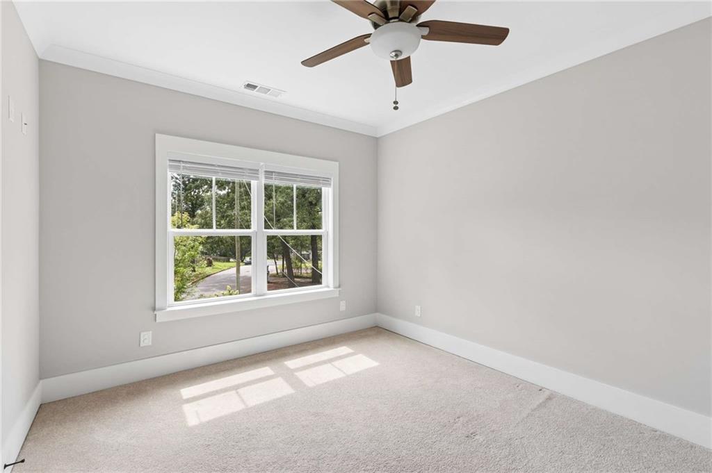 859 East Avenue Property Photo 19