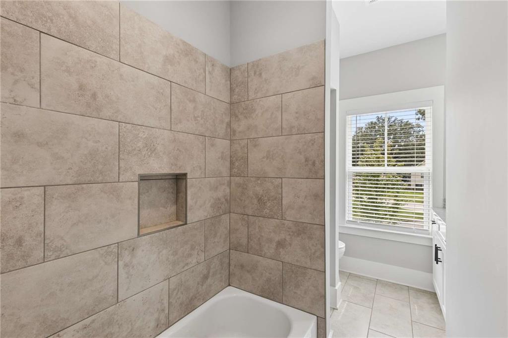 859 East Avenue Property Photo 21