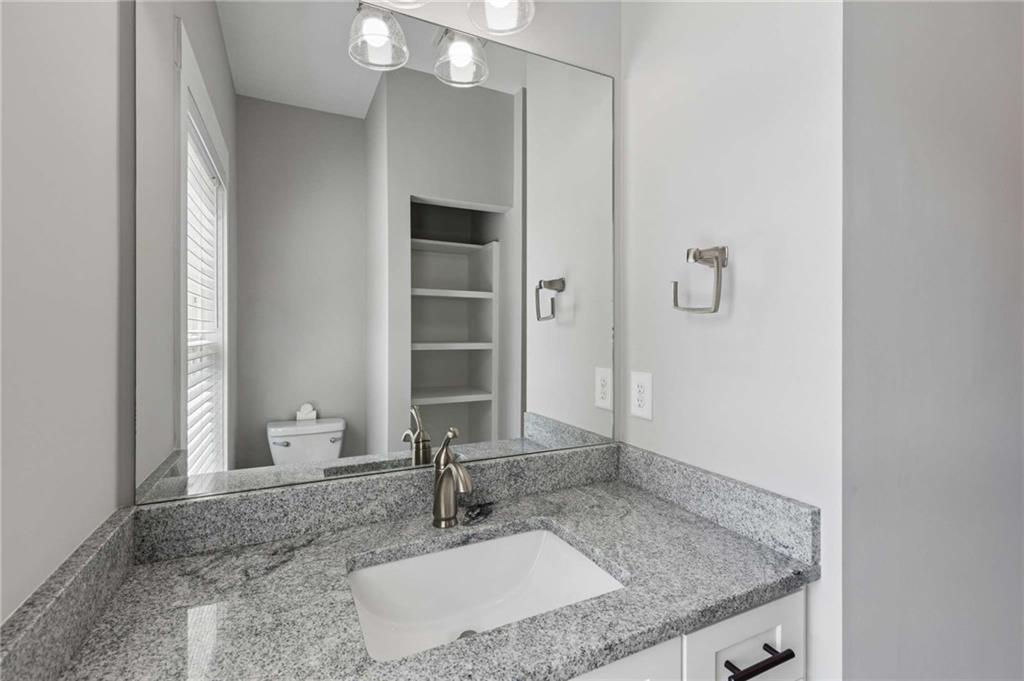 859 East Avenue Property Photo 22