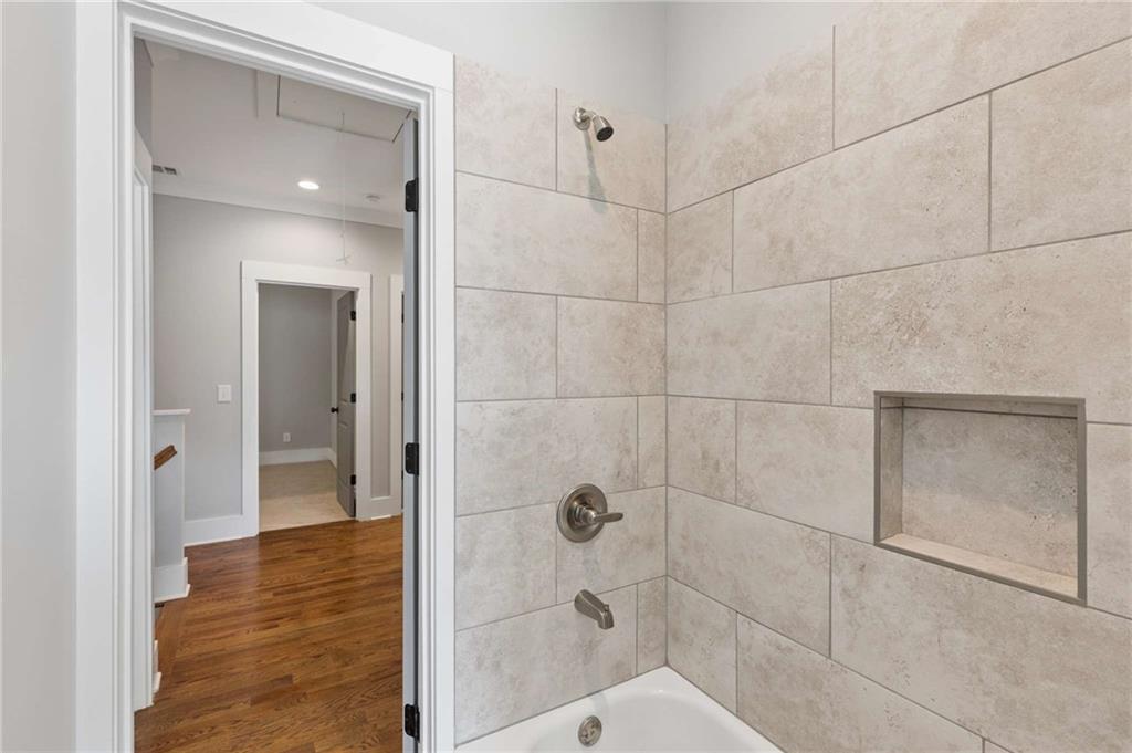 859 East Avenue Property Photo 23