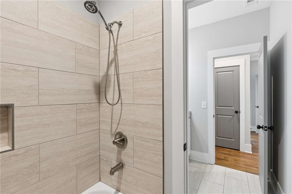 859 East Avenue Property Photo 28