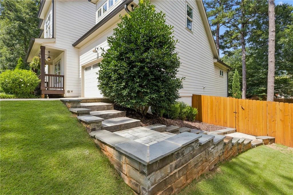 859 East Avenue Property Photo 39
