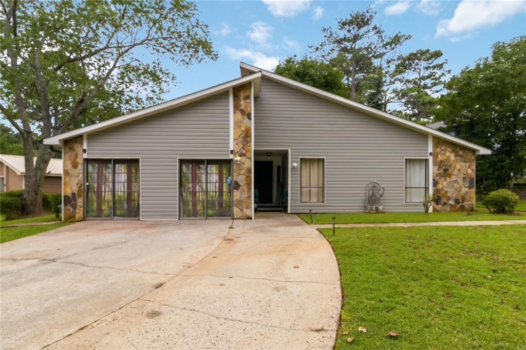 8847 Wellston Court Property Photo 1