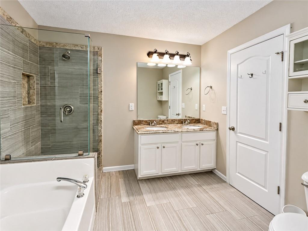 46 Ellen Glen Way Property Photo 7