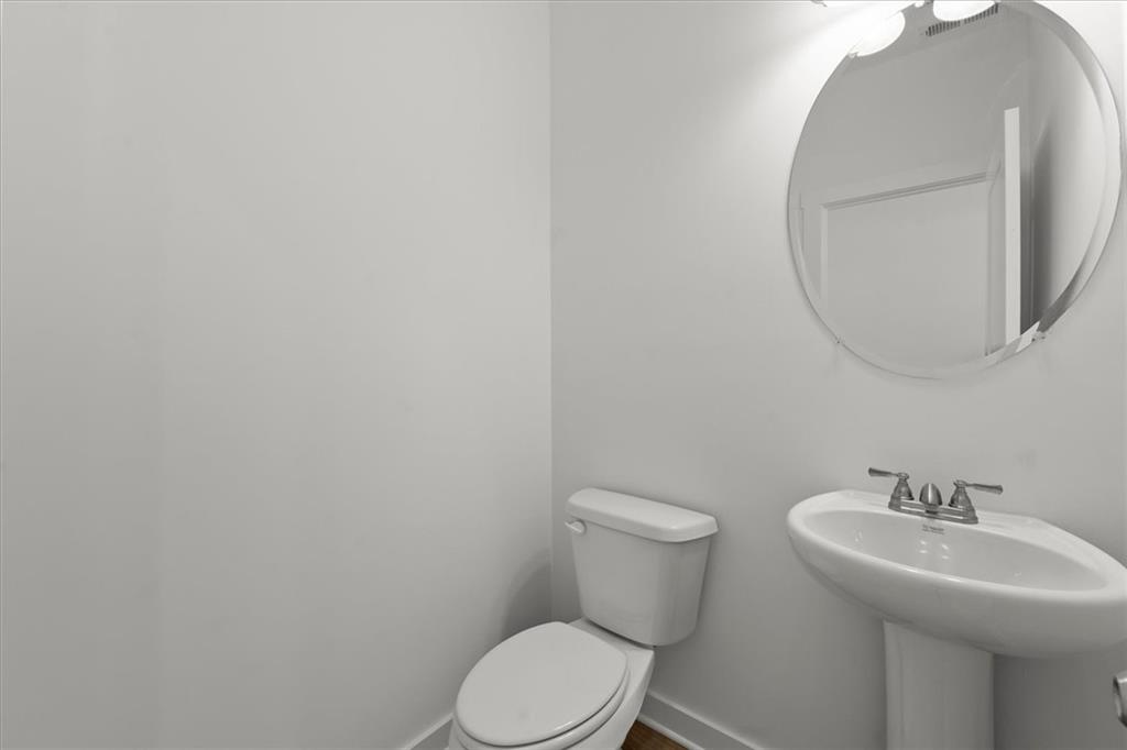 534 Lillian Way Property Photo 10