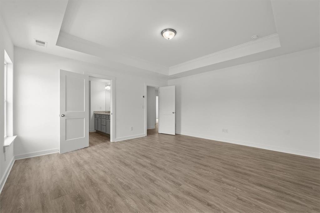 534 Lillian Way Property Photo 14