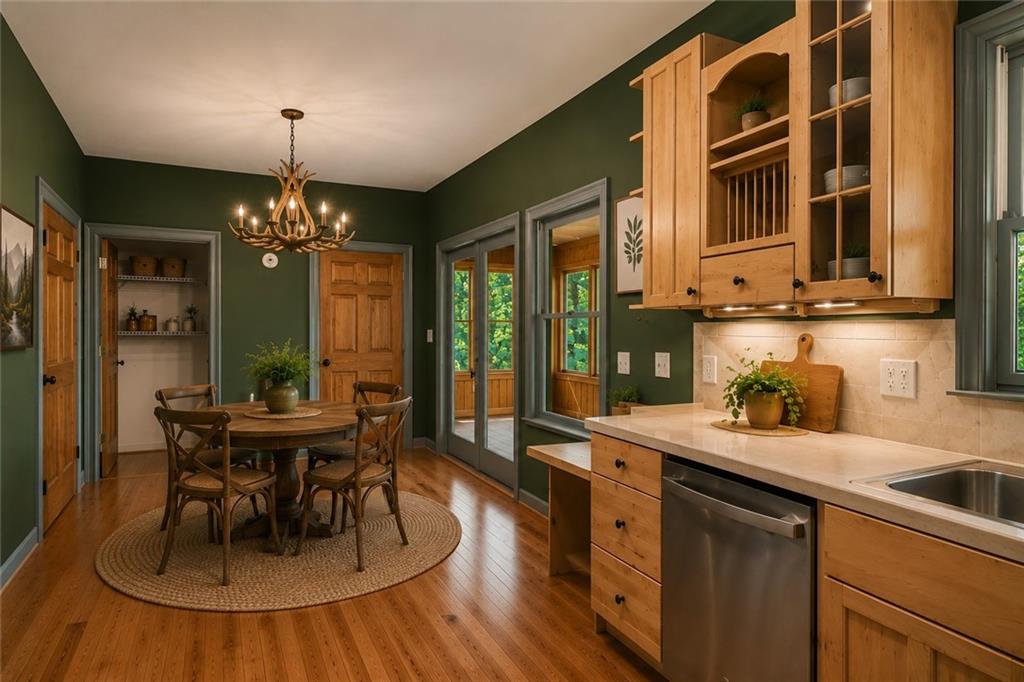 190 Poplar Drive N Property Photo 3