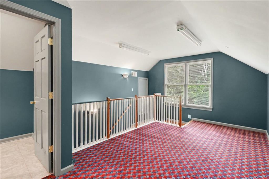190 Poplar Drive N Property Photo 21