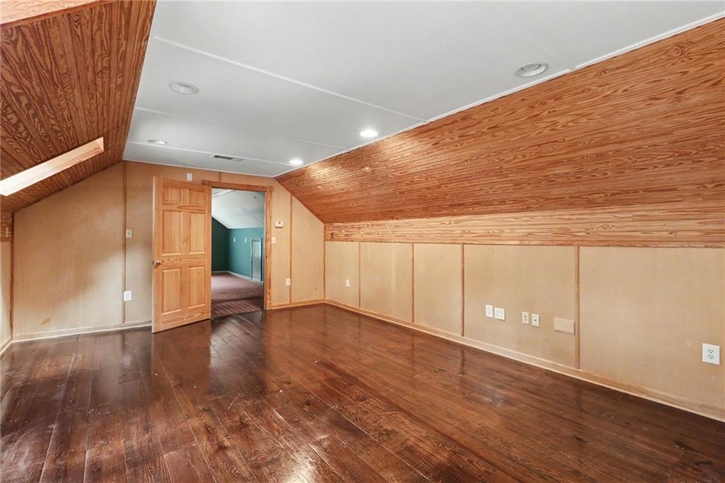 190 Poplar Drive N Property Photo 25