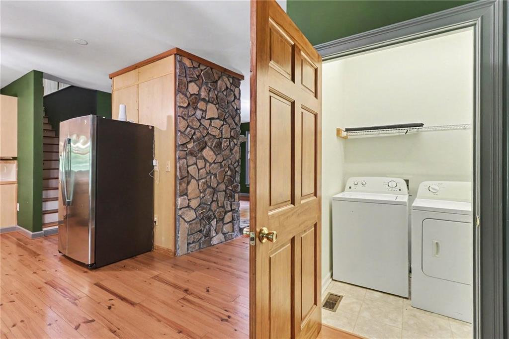 190 Poplar Drive N Property Photo 29