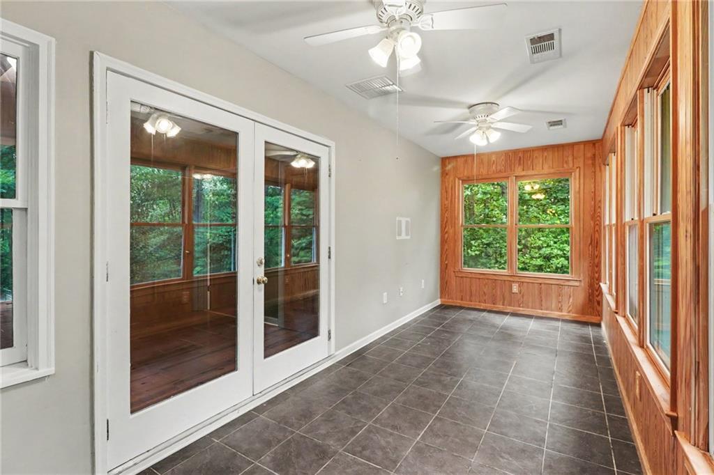 190 Poplar Drive N Property Photo 31