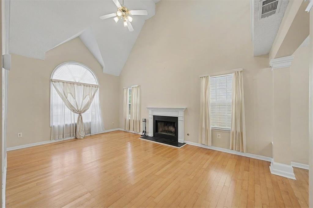 2025 Baramore Oaks Drive Property Photo 6