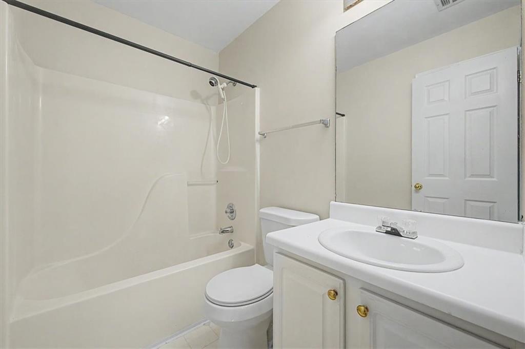 2025 Baramore Oaks Drive Property Photo 17