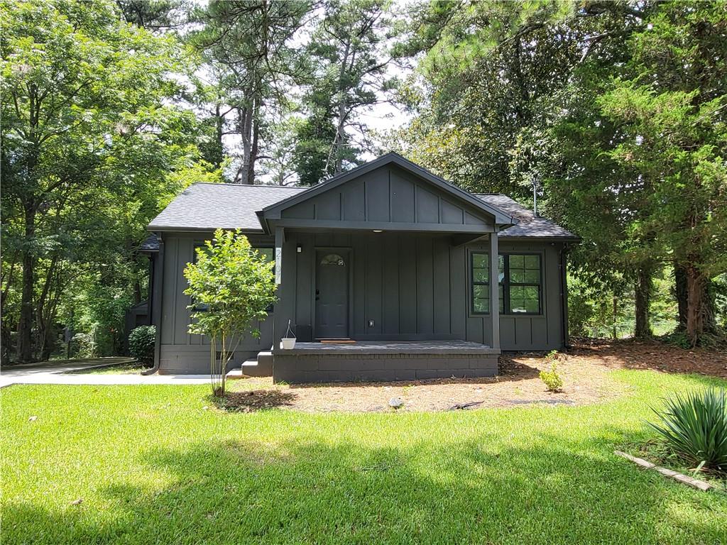 2107 Pinehurst Drive Property Photo 1
