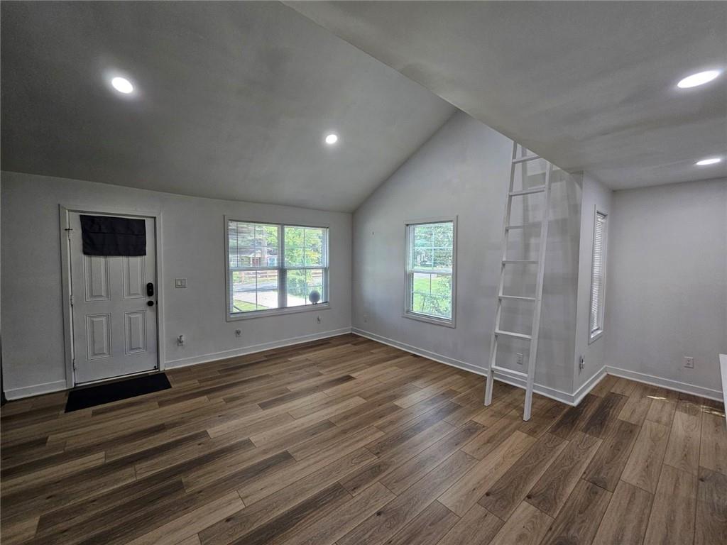 2107 Pinehurst Drive Property Photo 3