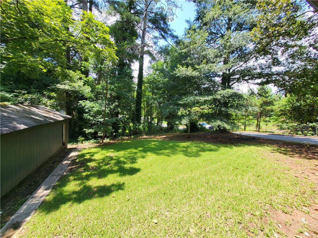 2107 Pinehurst Drive Property Photo 10
