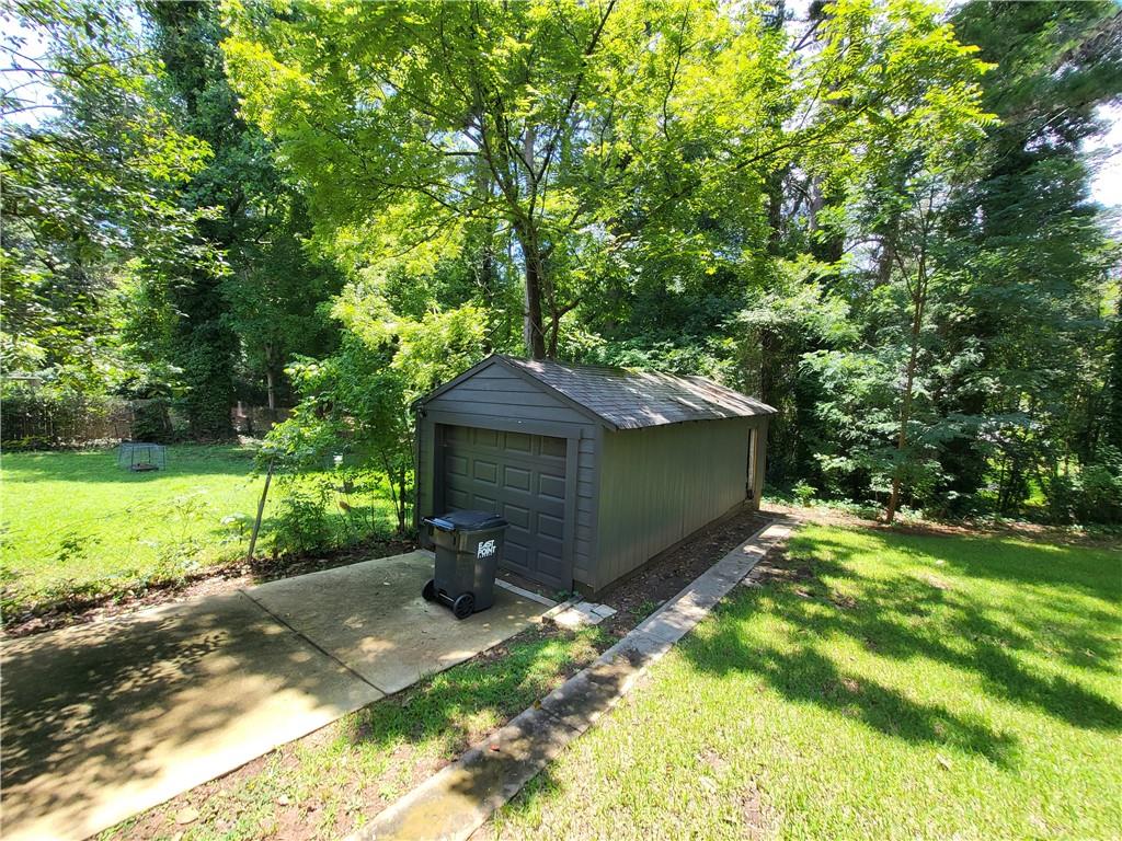 2107 Pinehurst Drive Property Photo 11