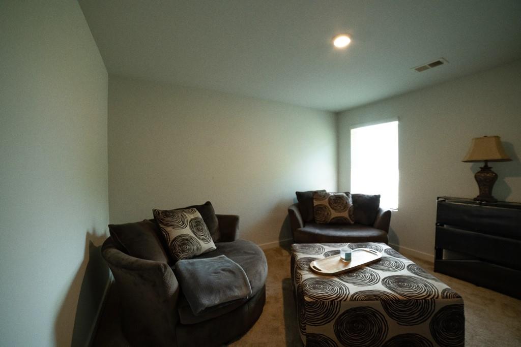1193 Bluecoat Circle Property Photo 4
