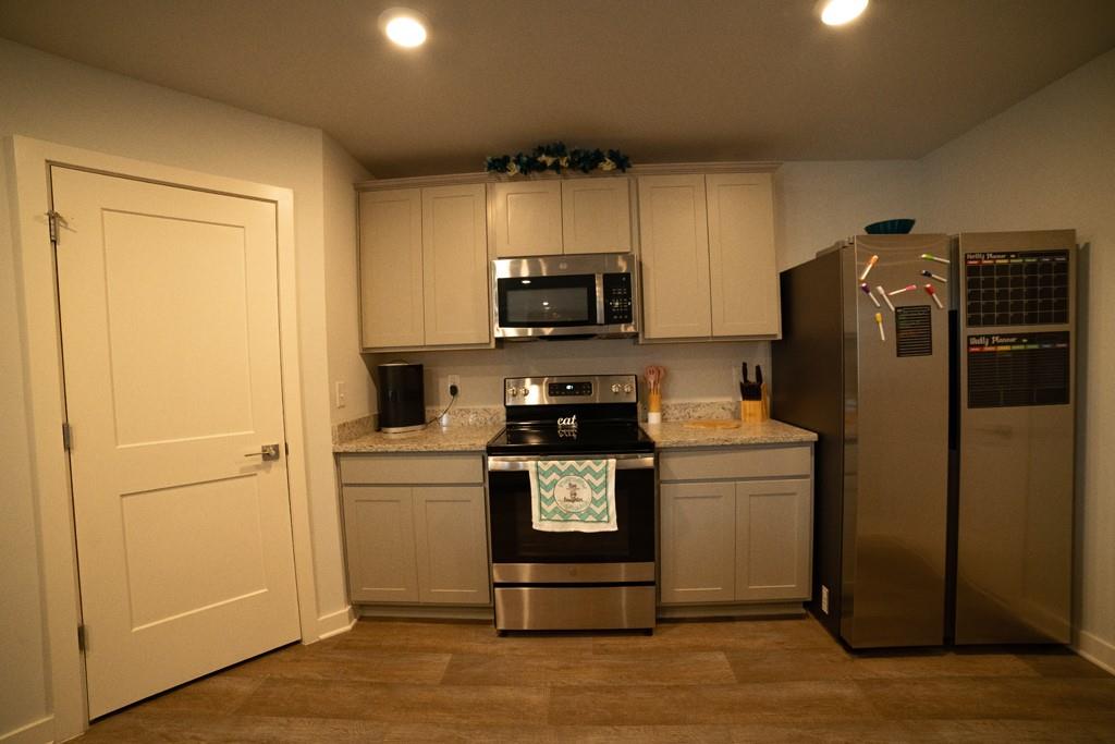1193 Bluecoat Circle Property Photo 8