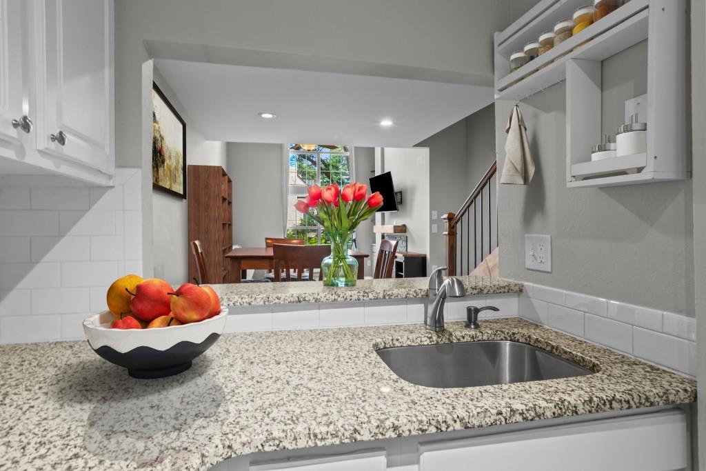 3655 Habersham Road Unit A320 Property Photo 5