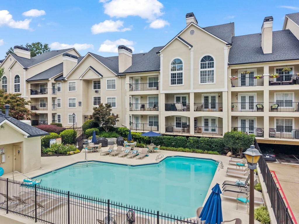 3655 Habersham Road Unit A320 Property Photo 19