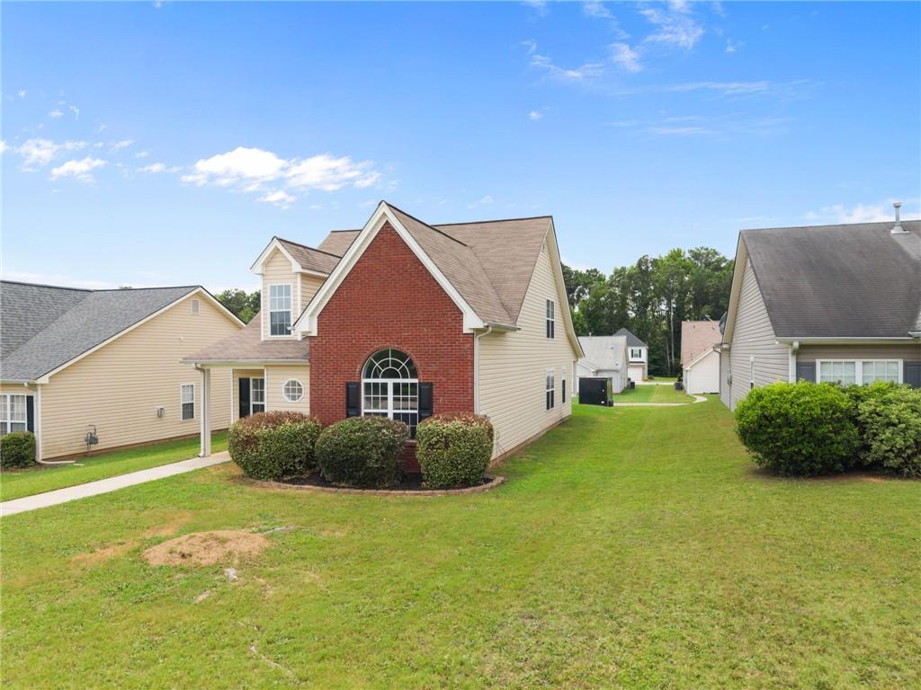 1470 Lafayette Square Property Photo 3