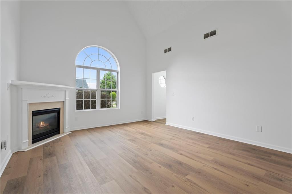 1470 Lafayette Square Property Photo 9