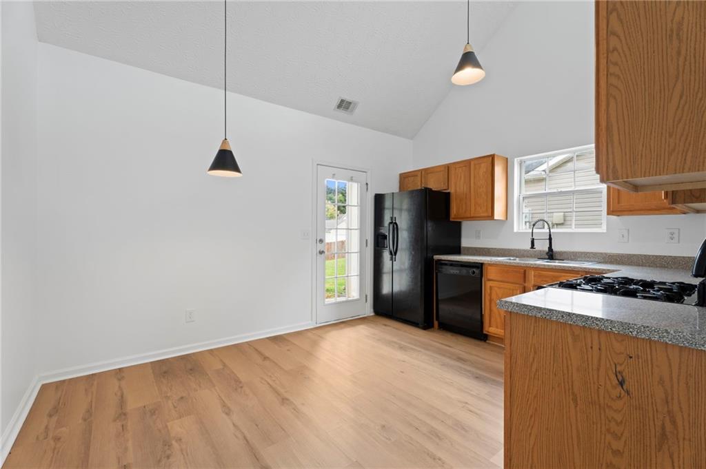 1470 Lafayette Square Property Photo 14