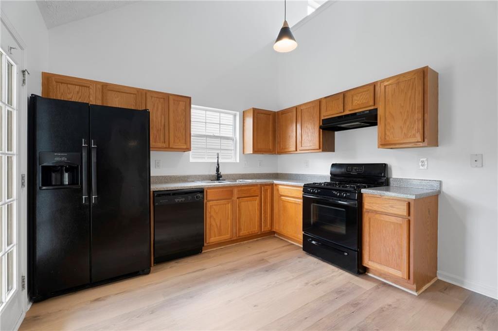 1470 Lafayette Square Property Photo 16